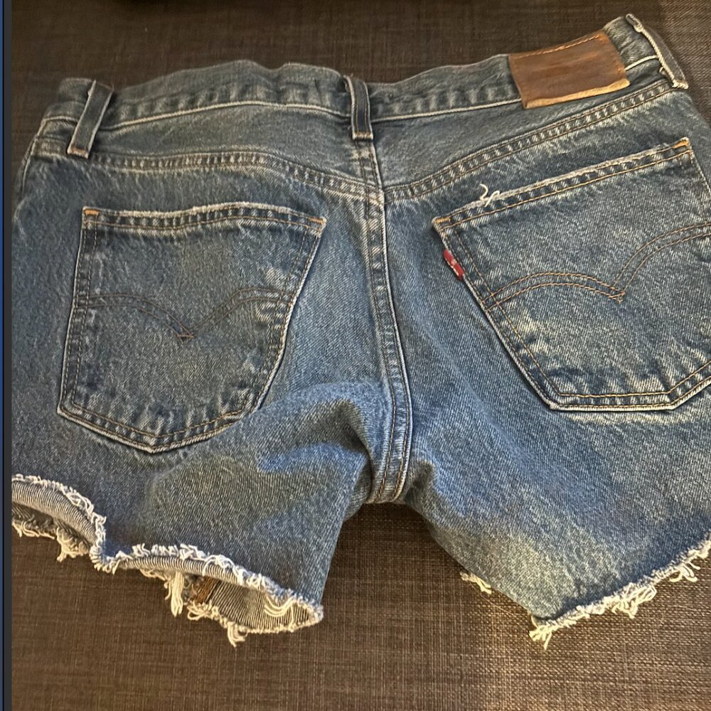 Levis Premium Denim Cut Off Shorts • 28 - Picture 3 of 6